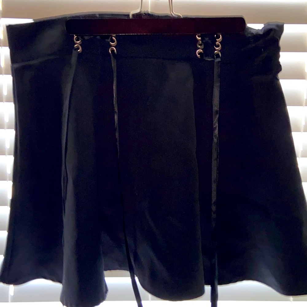 Black skirt with lace ties